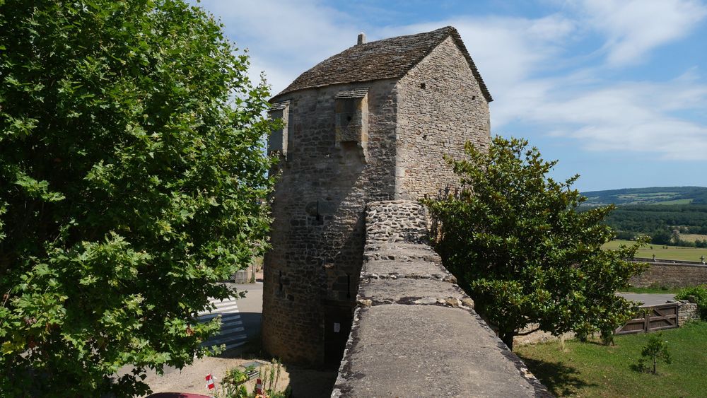 renovation tour saint mayeul photo