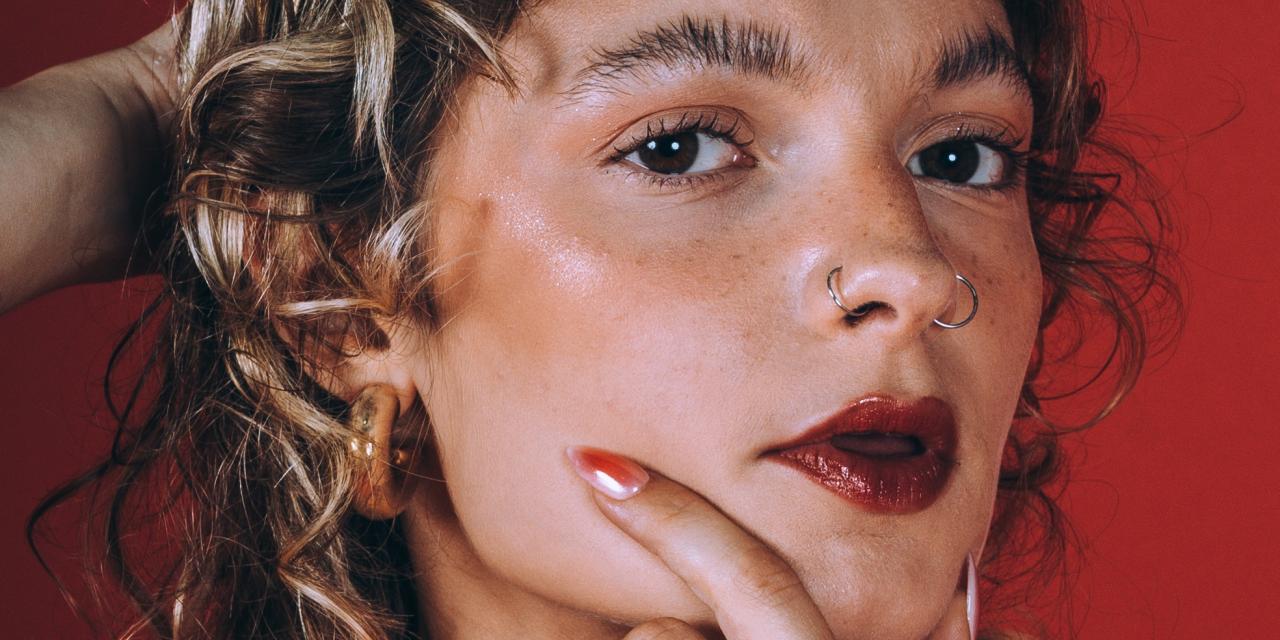Zélie, le 29 août au festival À la folie de Bourg : « Je me fiche d&rsquo;être too much ! »
